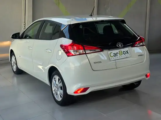 TOYOTA-YARIS-2019