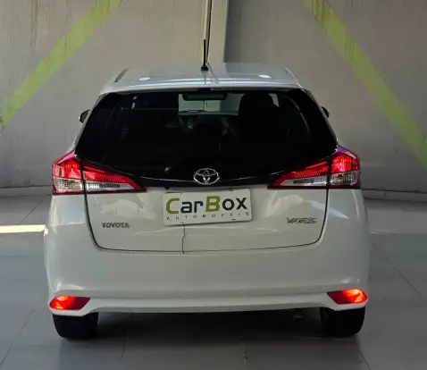 TOYOTA-YARIS-2019