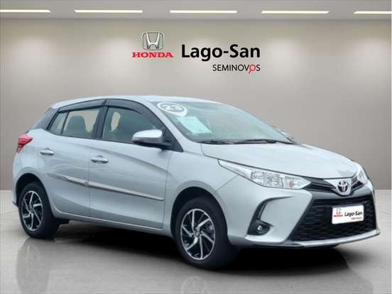 TOYOTA-YARIS-2022