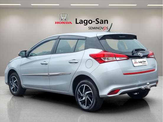 TOYOTA-YARIS-2022