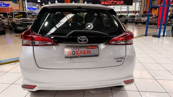 TOYOTA-YARIS-2023