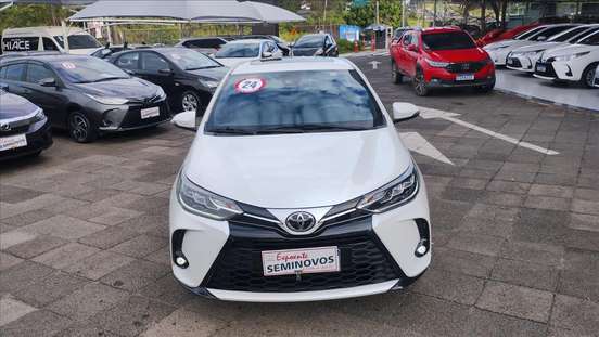 TOYOTA-YARIS-2023
