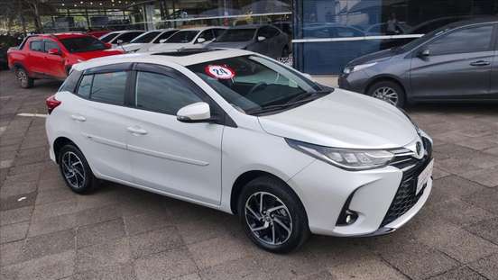 TOYOTA-YARIS-2023