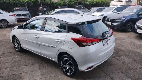 TOYOTA-YARIS-2023