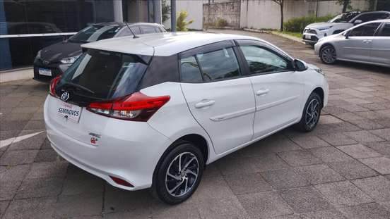 TOYOTA-YARIS-2023