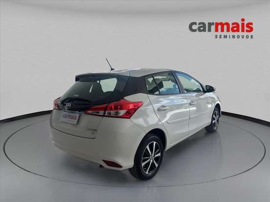 TOYOTA-YARIS-2020