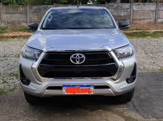 TOYOTA HILUX 2.8 D-4D TURBO DIESEL CD SR 4X4 AUTOMÁTICO