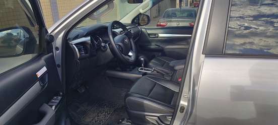 TOYOTA-HILUX-2.8 D-4D TURBO DIESEL CD SR 4X4 AUTOMÁTICO TOYOTA-HILUX-2025