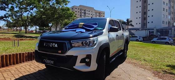 TOYOTA HILUX 2.8 SRX 4X4 CD 16V DIESEL 4P AUTOMÁTICO