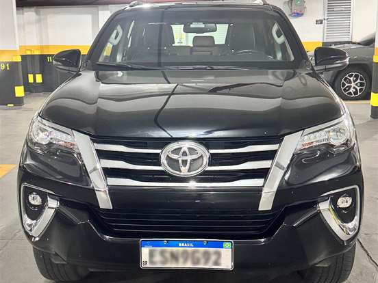 TOYOTA-HILUX SW4-2.8 SRX 4X4 7 LUGARES 16V TURBO INTERCOOLER DIESEL 4P AUTOMÁTICO TOYOTA-HILUX SW4-2020