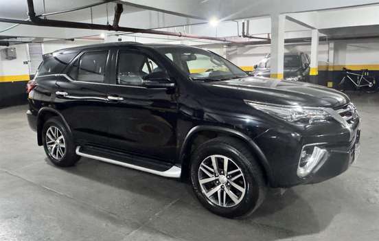 TOYOTA-HILUX SW4-2020