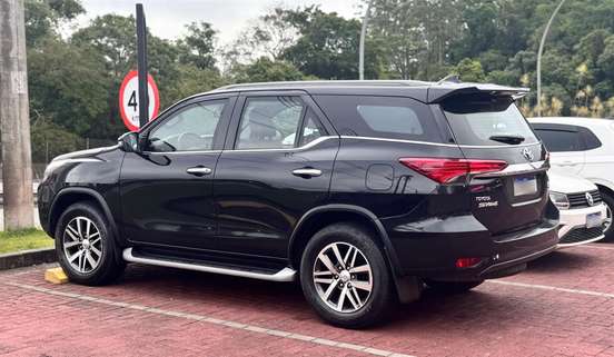 TOYOTA-HILUX SW4-2020