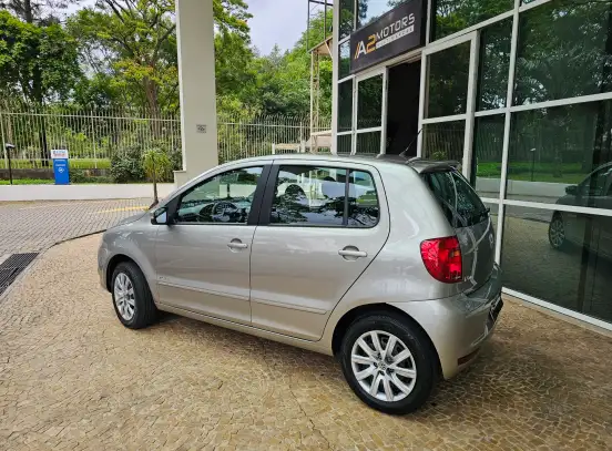 VOLKSWAGEN-FOX-2014