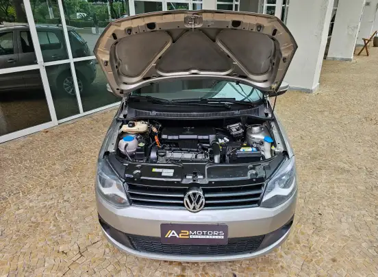 VOLKSWAGEN-FOX-2014