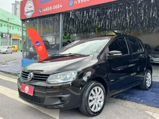 VOLKSWAGEN-FOX-2012