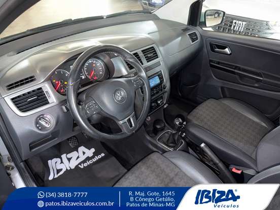 VOLKSWAGEN-FOX-2014