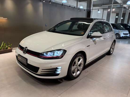 VOLKSWAGEN-GOLF-2014