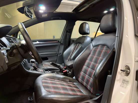 VOLKSWAGEN-GOLF-2.0 TSI GTI 16V TURBO GASOLINA 4P AUTOMÁTICO VOLKSWAGEN-GOLF-2014