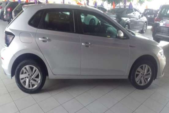 VOLKSWAGEN-POLO-2024