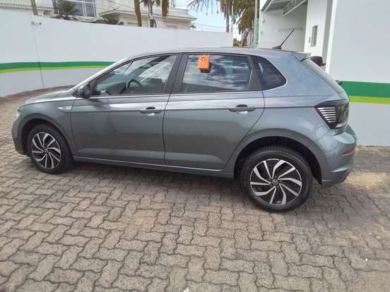 VOLKSWAGEN-POLO-2023