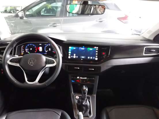 VOLKSWAGEN-POLO-2025