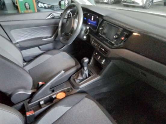 VOLKSWAGEN-POLO-2023
