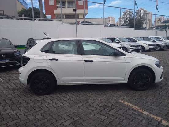 VOLKSWAGEN-POLO-2025