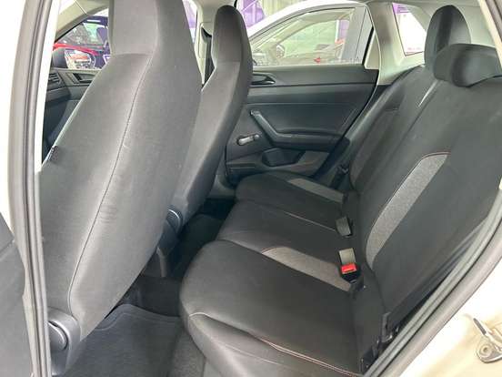 VOLKSWAGEN-POLO-2024