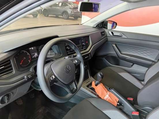 VOLKSWAGEN-POLO-2025