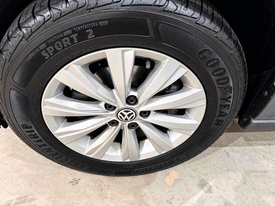 VOLKSWAGEN-POLO-2020