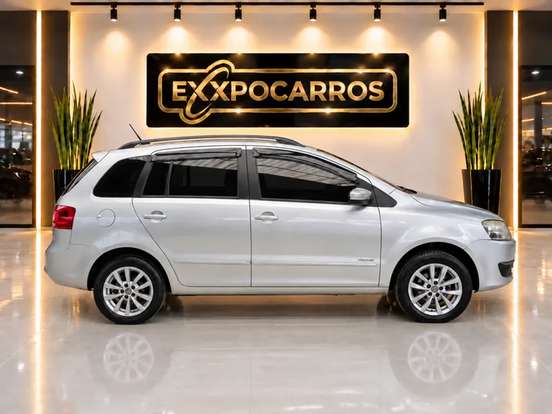 VOLKSWAGEN-SPACEFOX-2012
