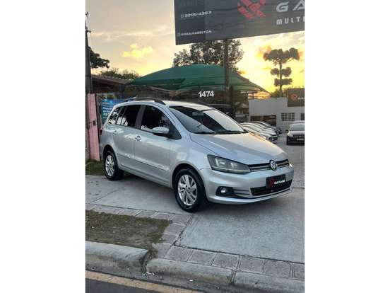VOLKSWAGEN-SPACEFOX-2015