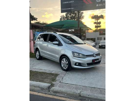 VOLKSWAGEN-SPACEFOX-2015