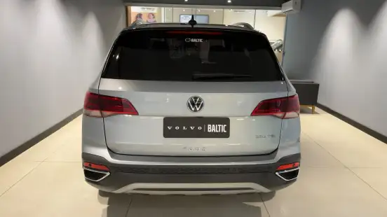VOLKSWAGEN-TAOS-2023