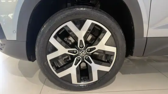 VOLKSWAGEN-TAOS-1.4 250 TSI TOTAL FLEX HIGHLINE AUTOMÁTICO VOLKSWAGEN-TAOS-2023