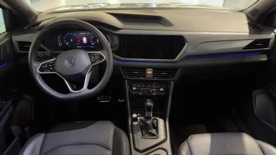 VOLKSWAGEN-TAOS-2023
