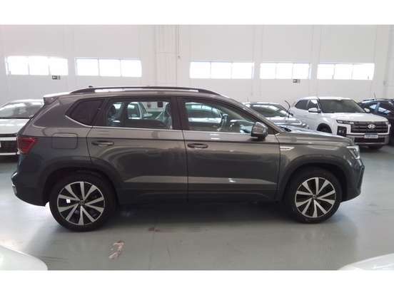 VOLKSWAGEN-TAOS-1.4 250 TSI TOTAL FLEX COMFORTLINE AUTOMÁTICO VOLKSWAGEN-TAOS-2024