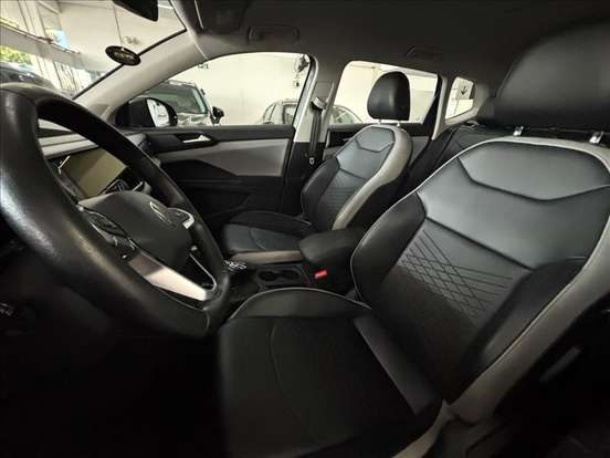VOLKSWAGEN-TAOS-2022