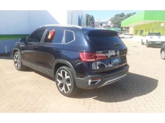 VOLKSWAGEN-TAOS-2024