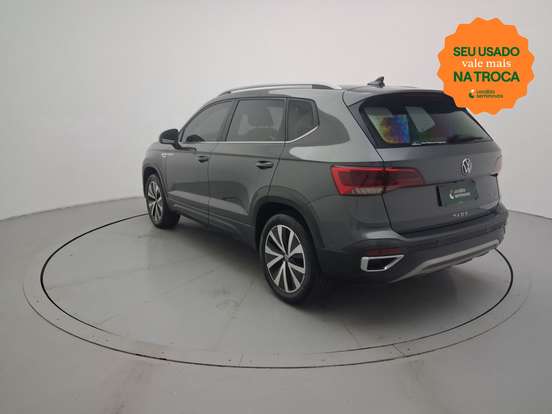 VOLKSWAGEN-TAOS-2023
