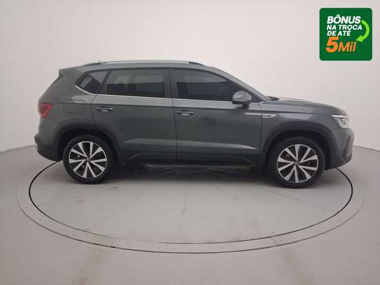 VOLKSWAGEN-TAOS-2023