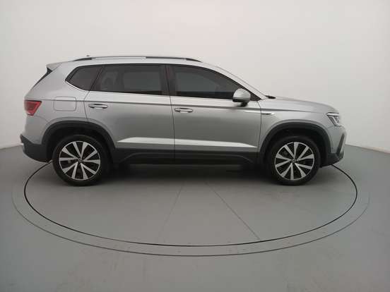 VOLKSWAGEN-TAOS-2023