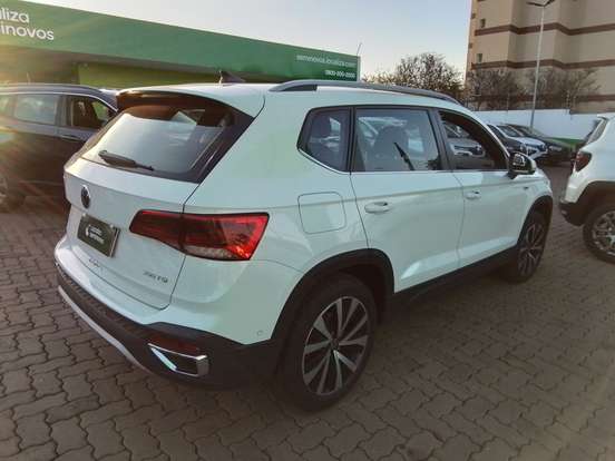 VOLKSWAGEN-TAOS-1.4 250 TSI TOTAL FLEX HIGHLINE AUTOMÁTICO VOLKSWAGEN-TAOS-2023