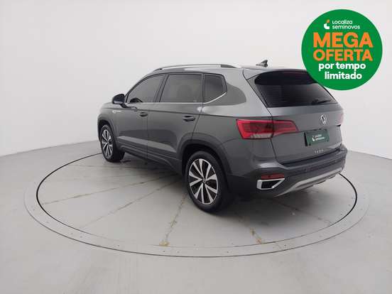 VOLKSWAGEN-TAOS-2023