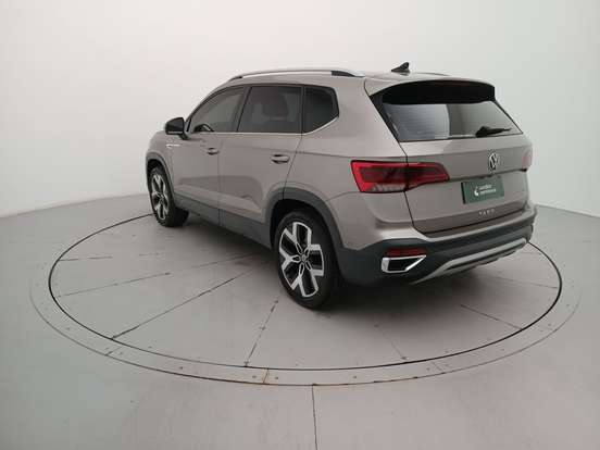 VOLKSWAGEN-TAOS-2024