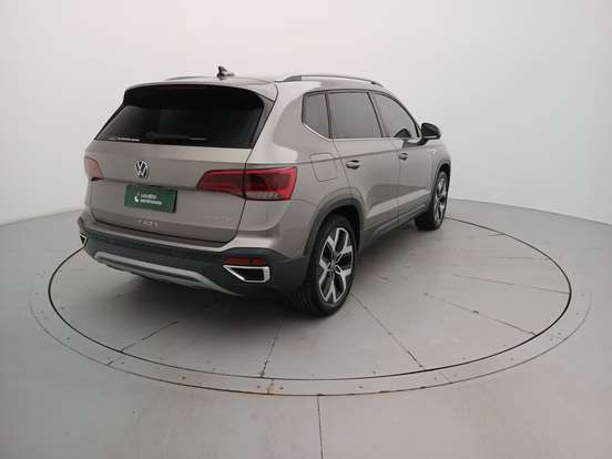 VOLKSWAGEN-TAOS-2024