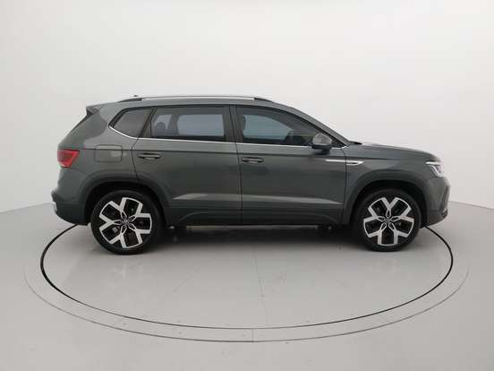 VOLKSWAGEN-TAOS-2024