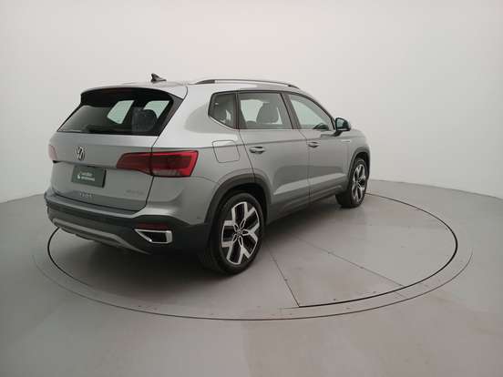 VOLKSWAGEN-TAOS-2024
