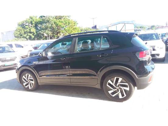 VOLKSWAGEN-T-CROSS-2024