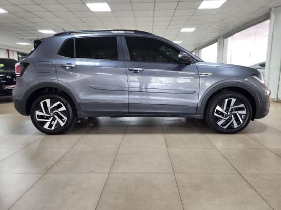 VOLKSWAGEN-T-CROSS-1.0 200 TSI TOTAL FLEX COMFORTLINE AUTOMÁTICO VOLKSWAGEN-T-CROSS-2025